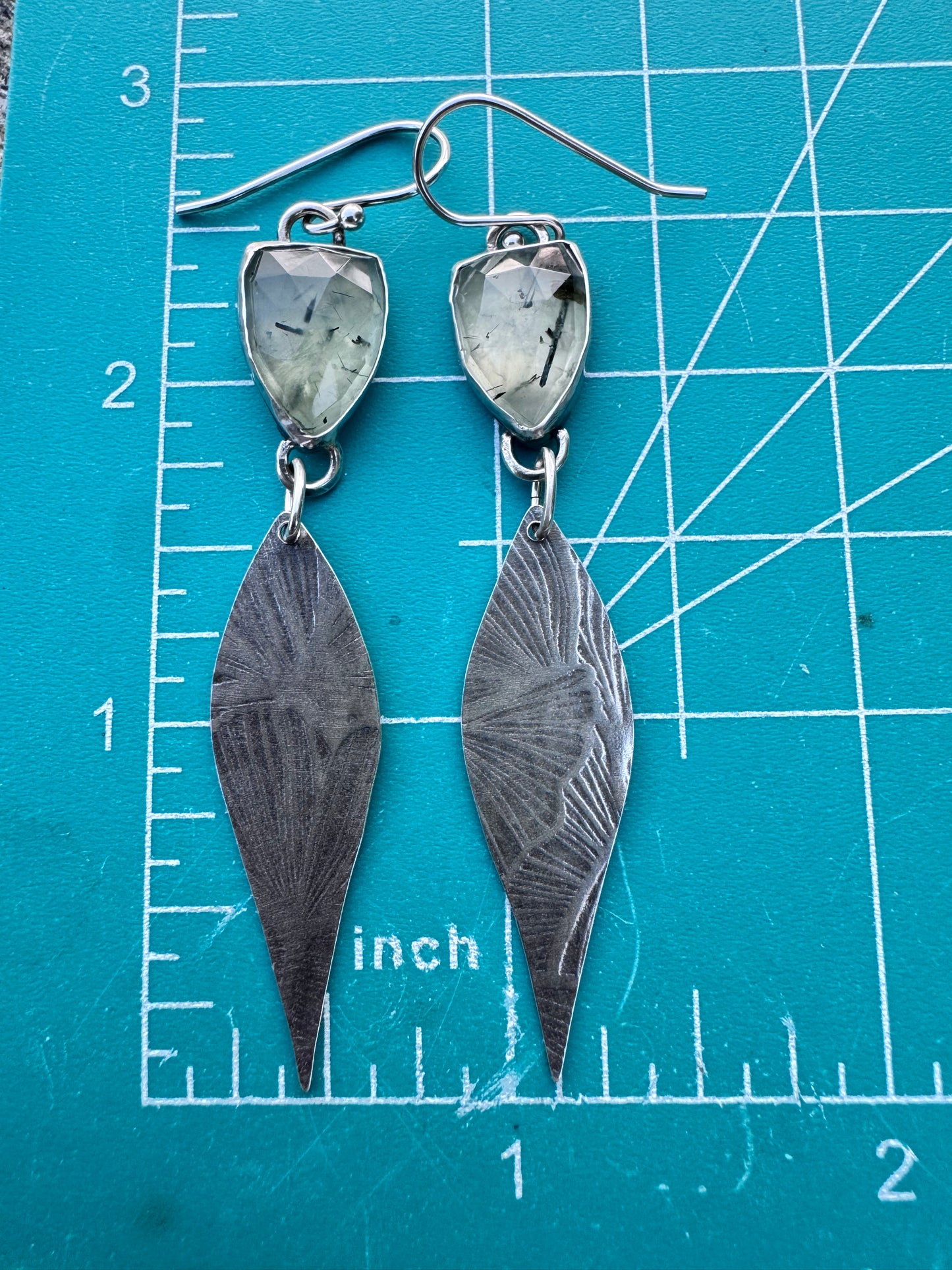 Prehnite drips