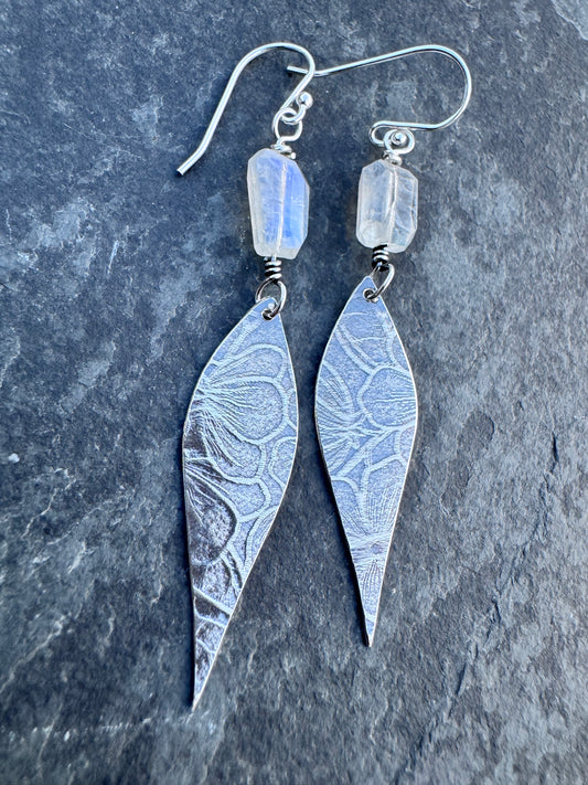 Everyday dangles