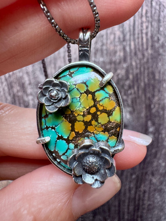 Bloom pendant