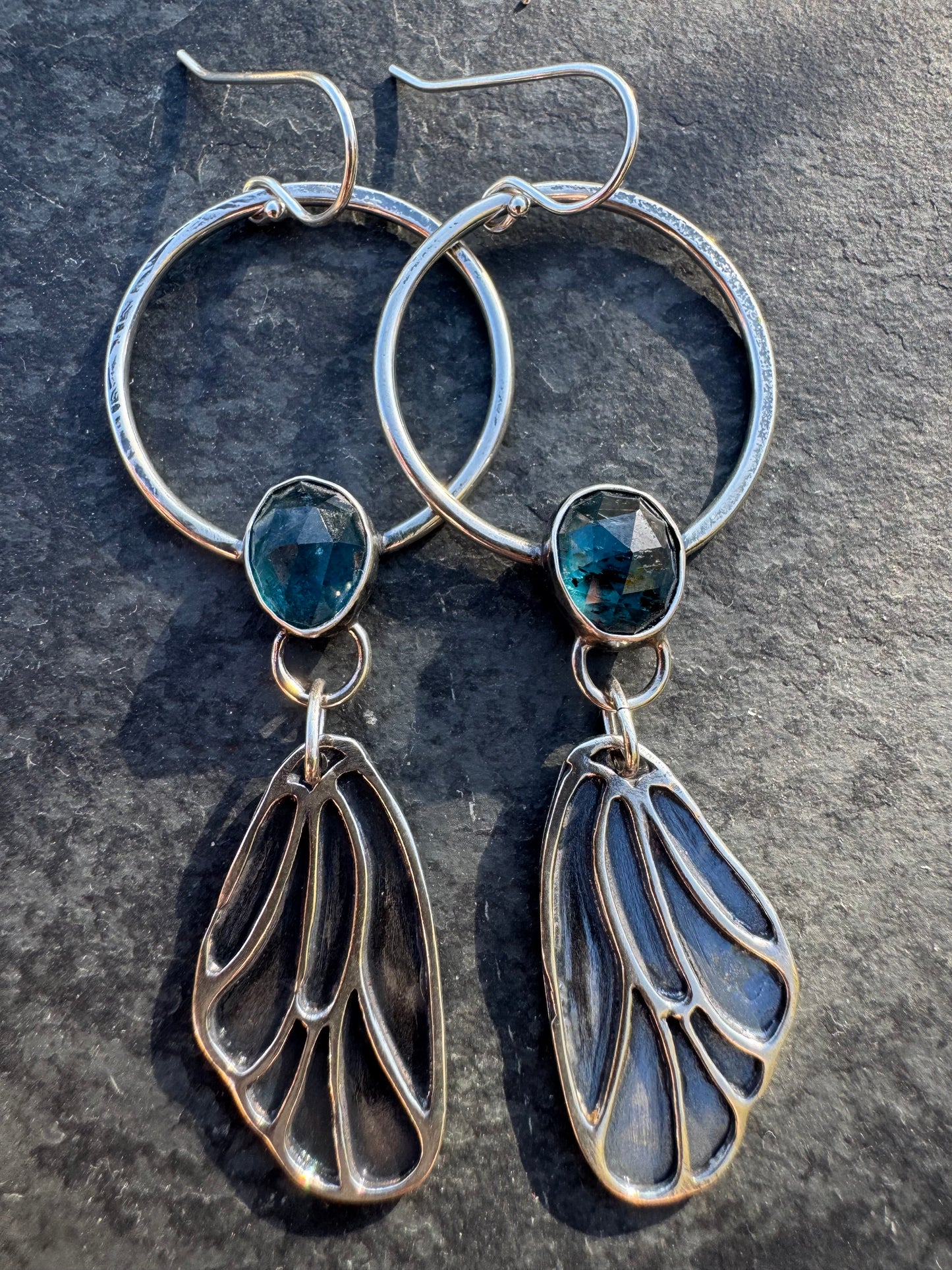 Wing hoops