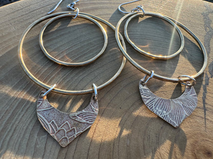 Golden dalas dangles