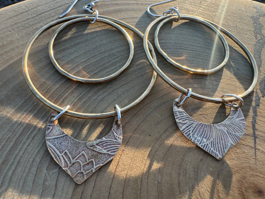 Golden dalas dangles